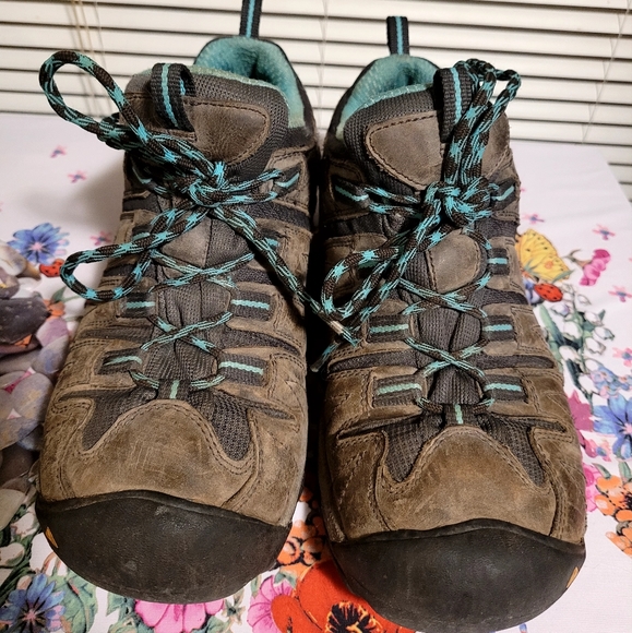 Womans Hiking boots-Size 8 - Picture 2 of 3